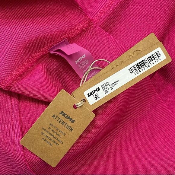 SKIMS Magenta Knit Swim Mini Skirt Sz 4X NWT - Picture 5 of 11